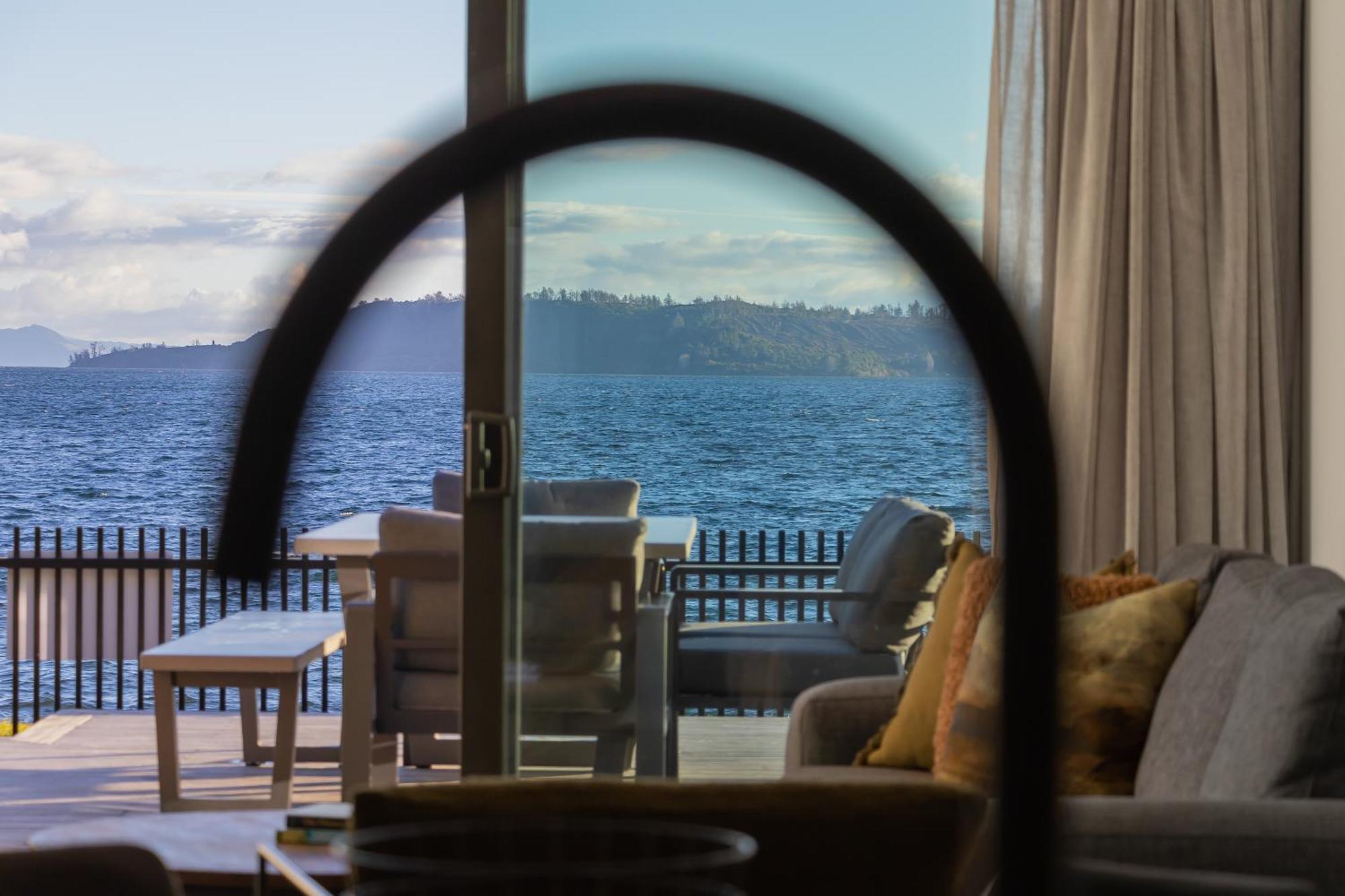 Absolute Lakefront House Таупо Екстер'єр фото